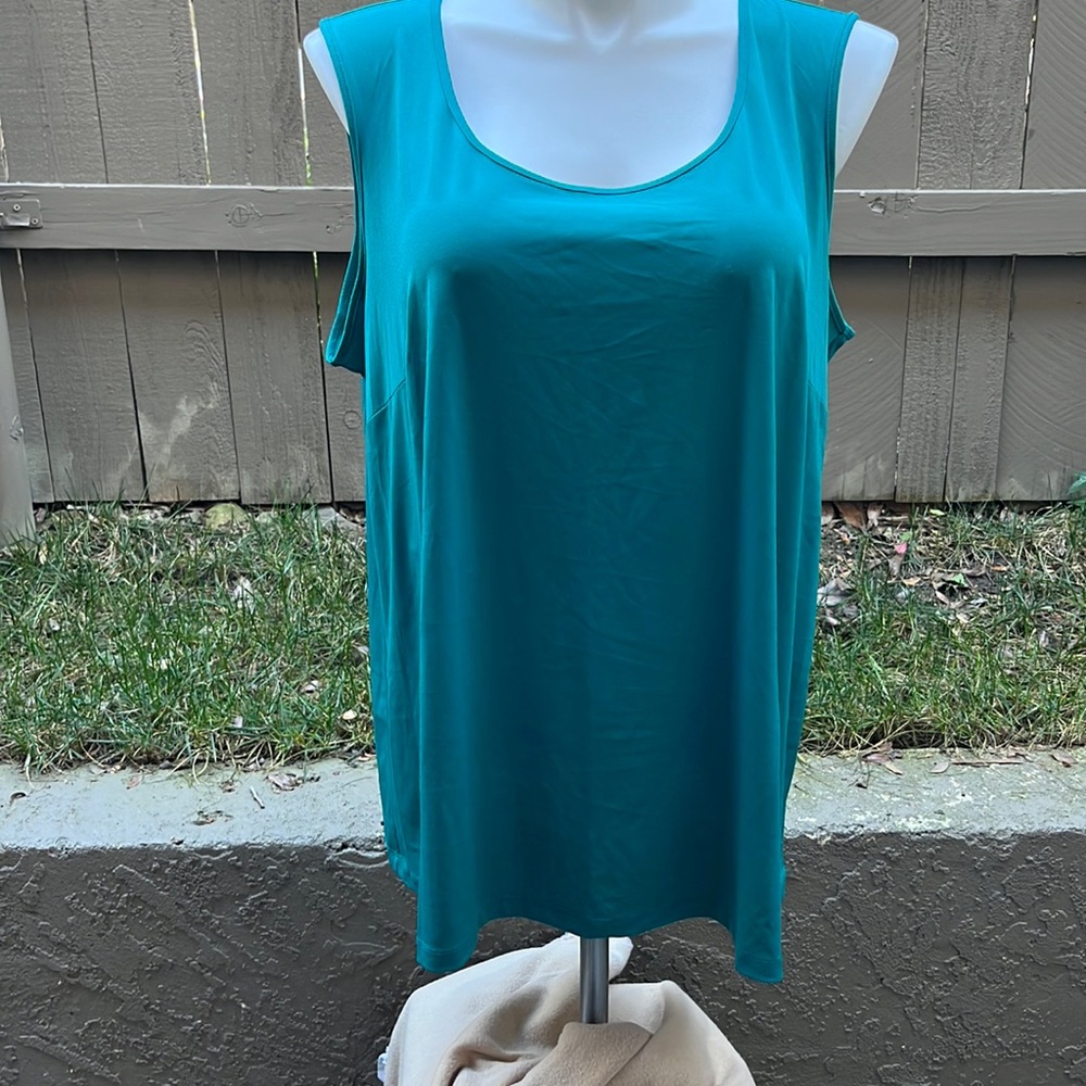 Sleeveless green top